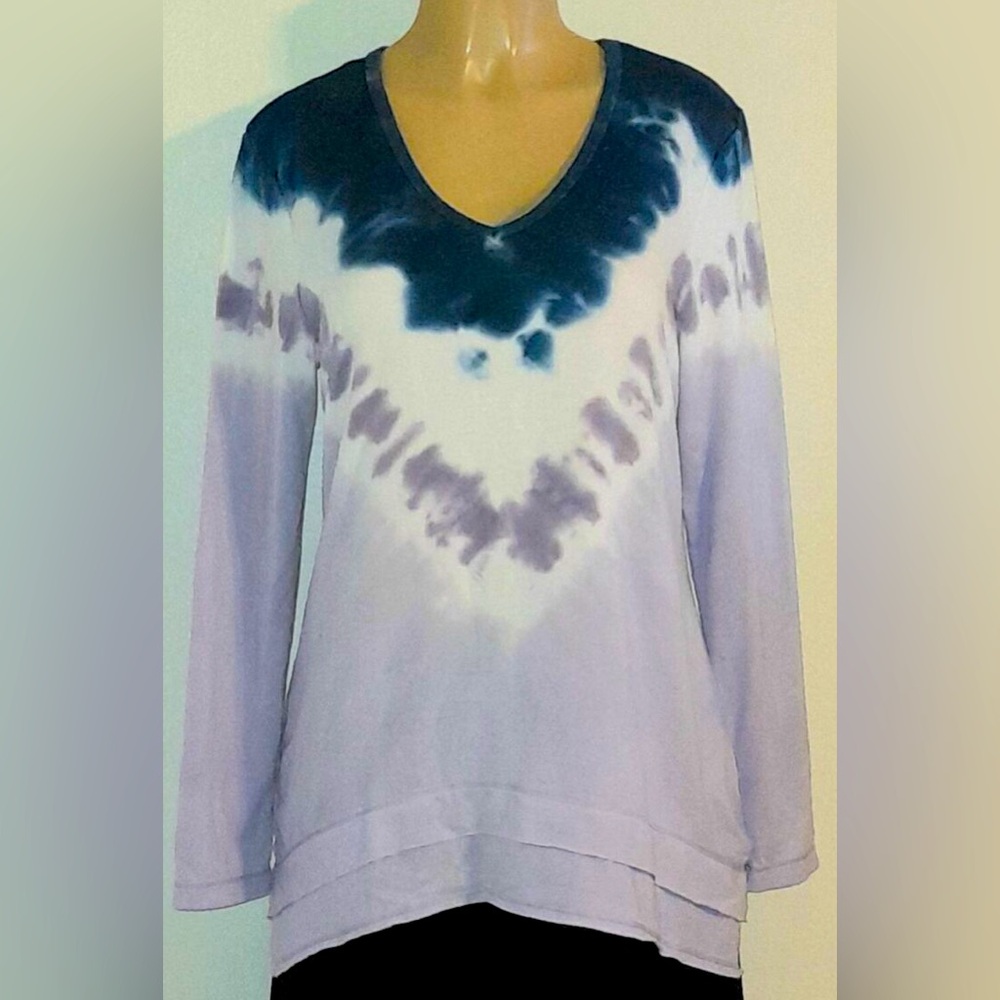 🌸3/$25 Green Tea Blue and Purple Tie Dye Lightweight Sweatshirt, Size M